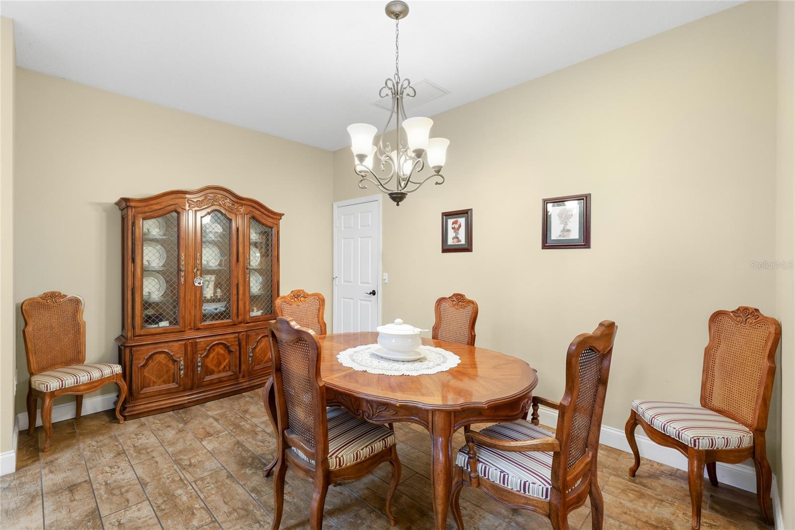 Image 10 of 45 For 6216 Rosefinch Court 102
