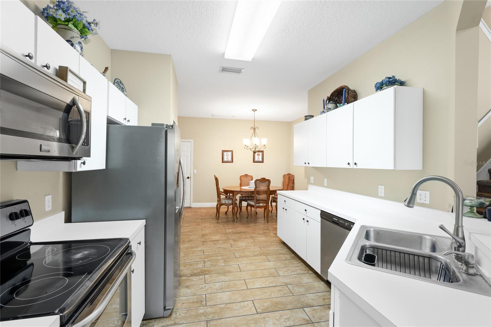 Image 12 of 45 For 6216 Rosefinch Court 102