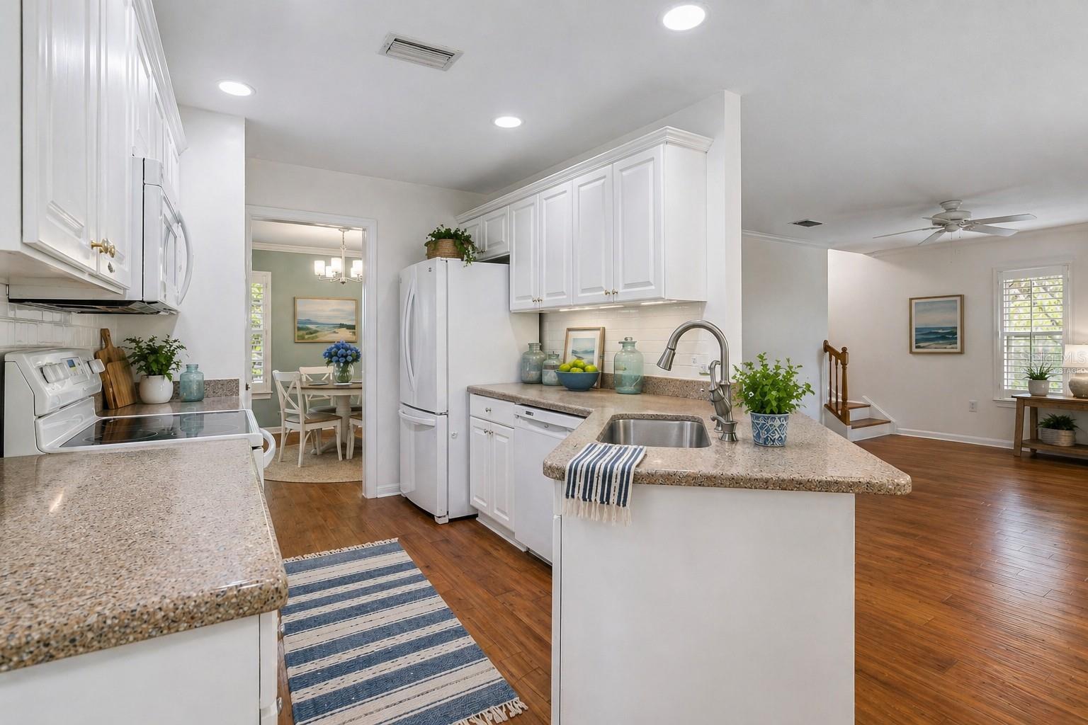 Image 10 of 35 For 6414 23rd Ave Dr W