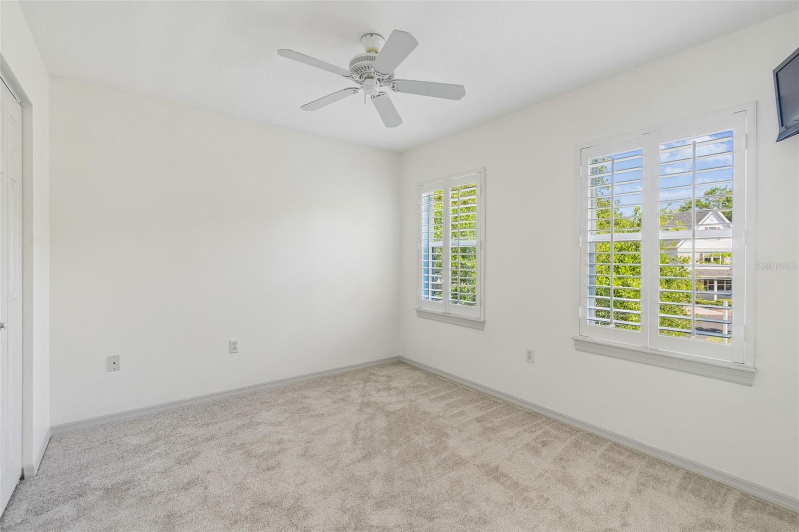 Image 21 of 35 For 6414 23rd Ave Dr W