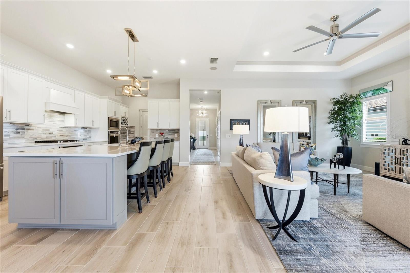 Image 17 of 84 For 7428 Summerland Cove