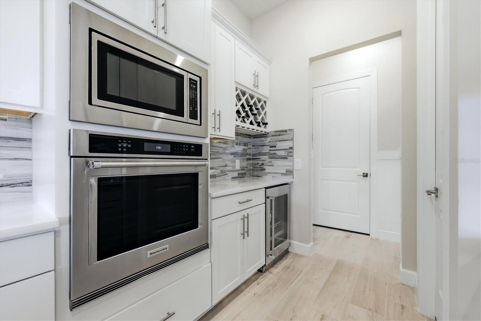Image 19 of 84 For 7428 Summerland Cove