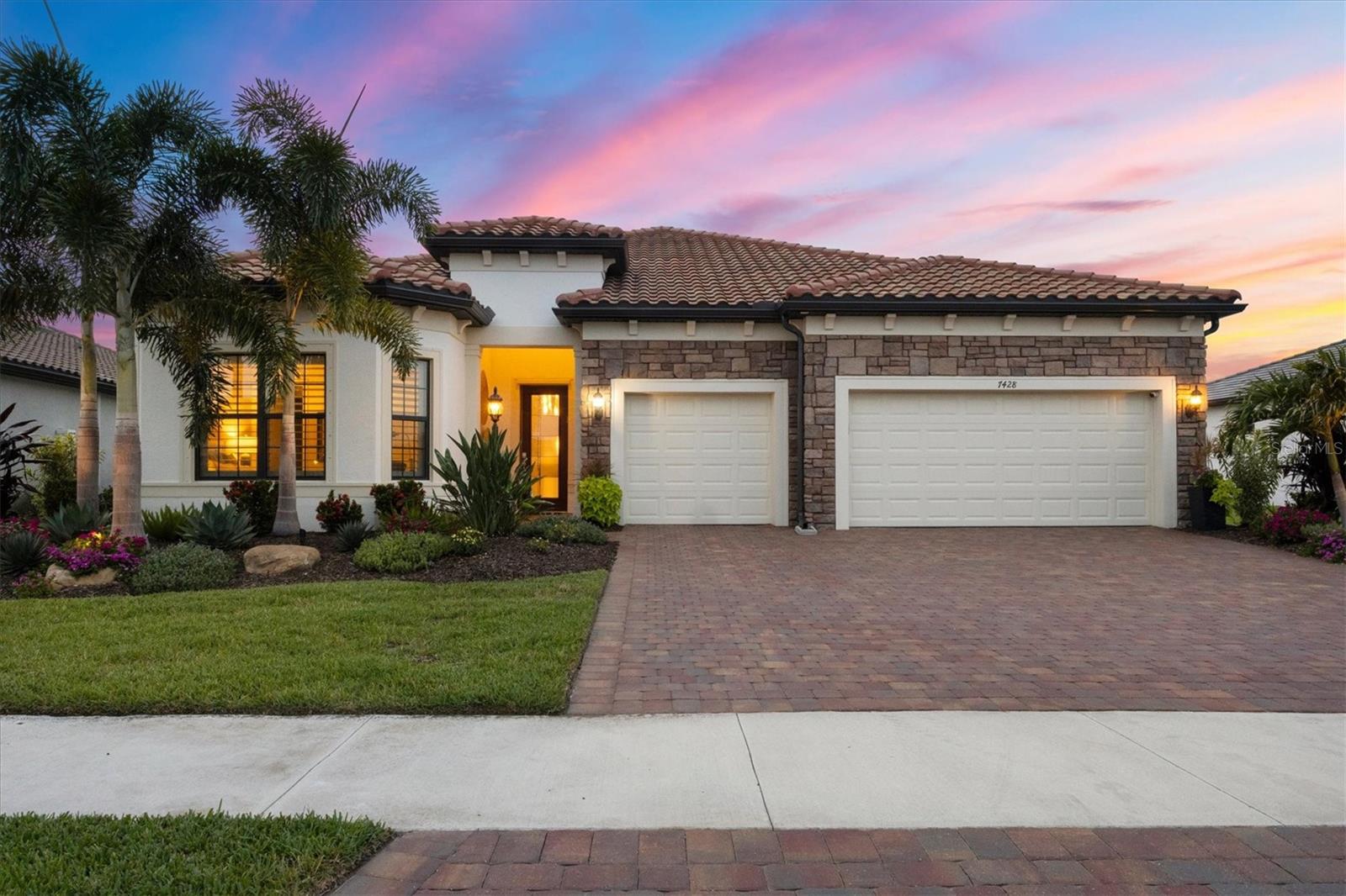 Image 62 of 84 For 7428 Summerland Cove