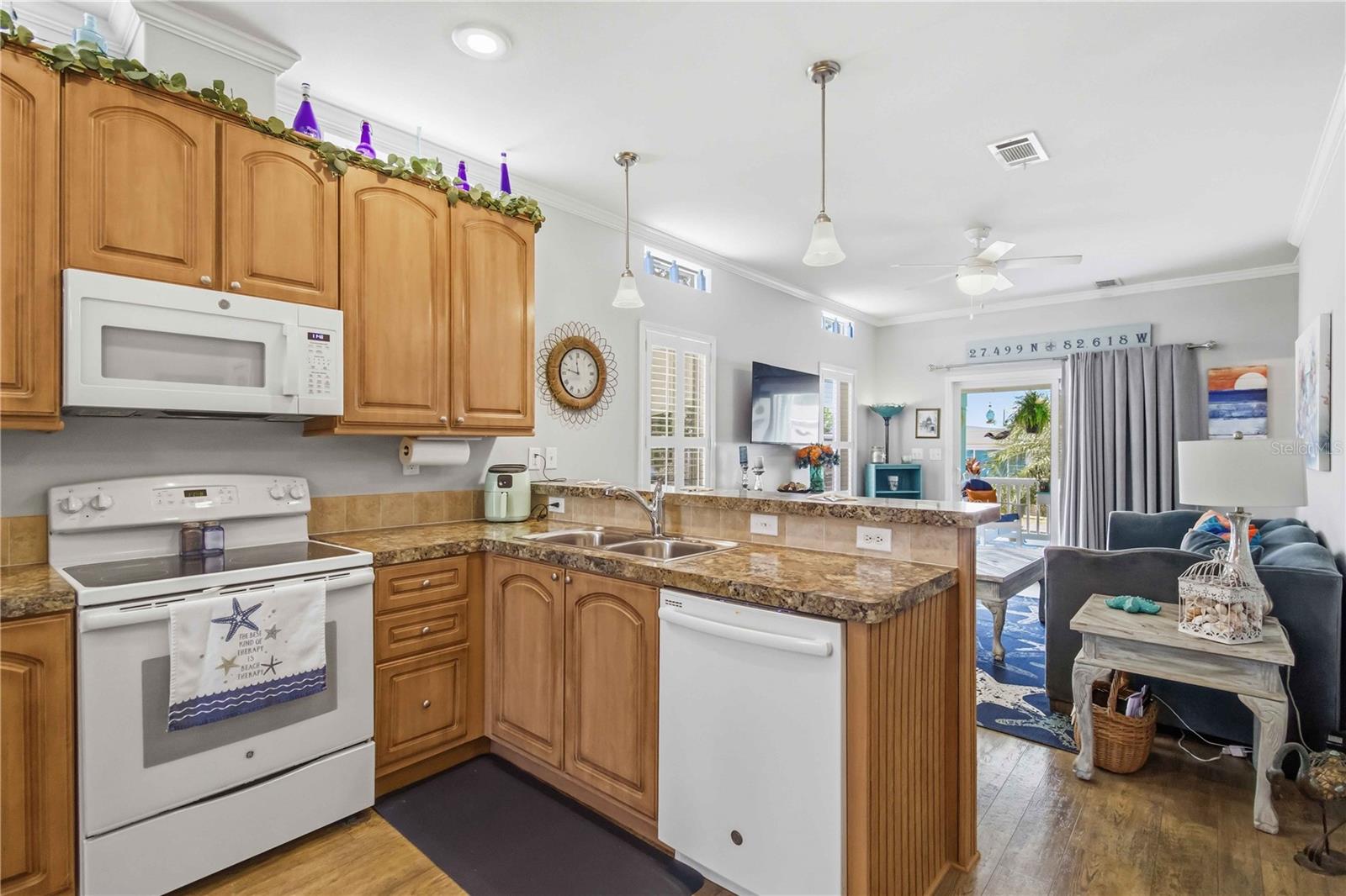 Image 18 of 48 For 915 50th Avenue W