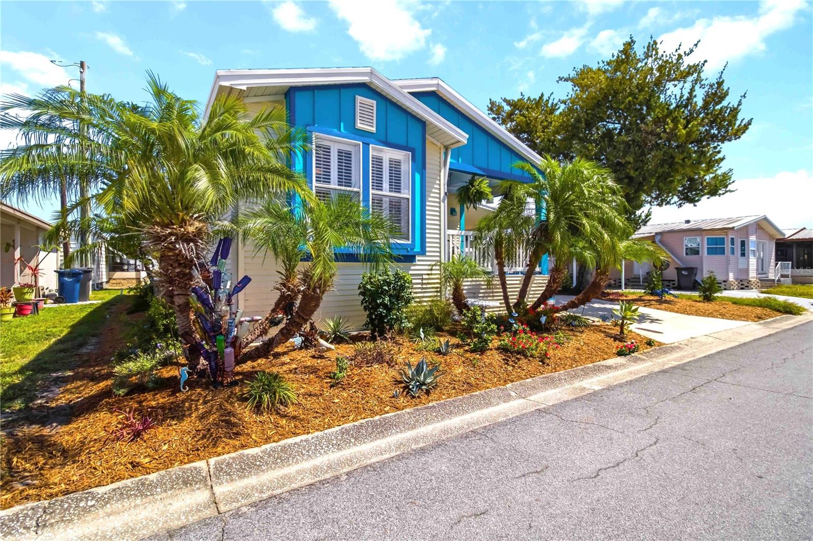 Image 2 of 48 For 915 50th Avenue W
