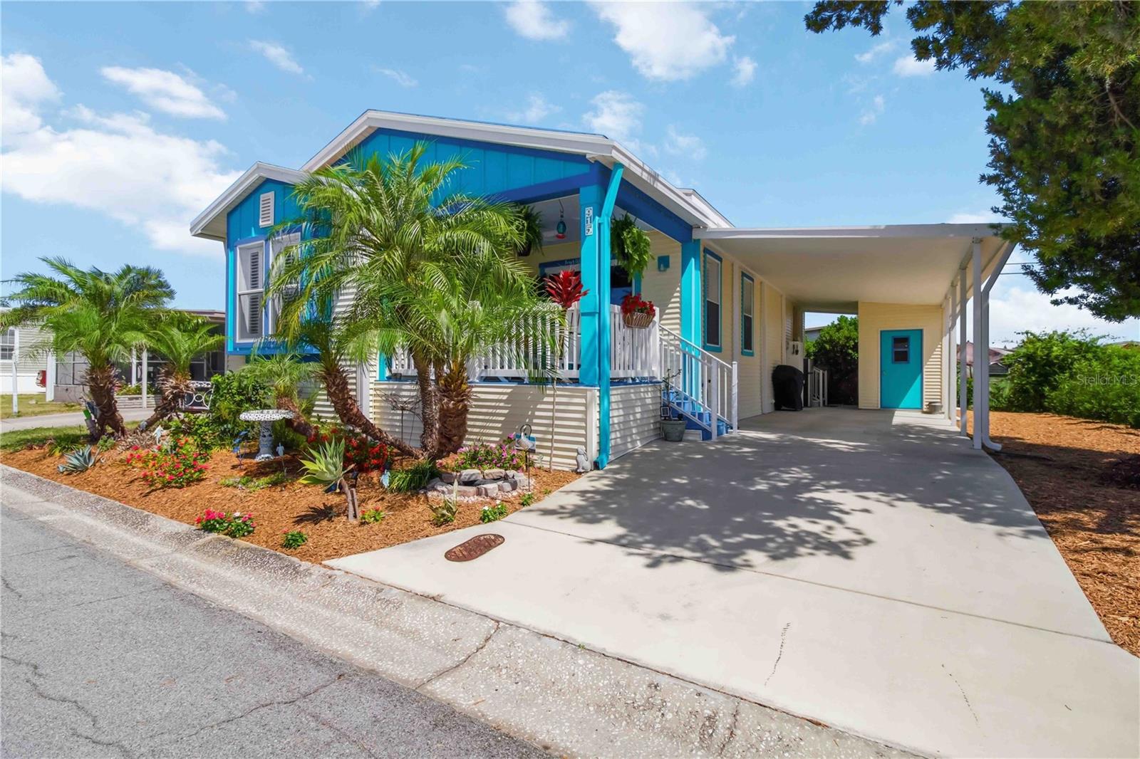 Image 3 of 48 For 915 50th Avenue W