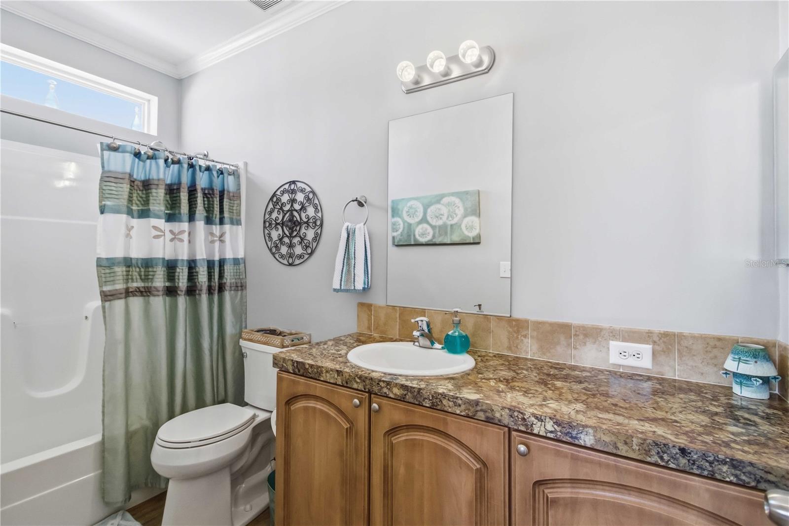 Image 32 of 48 For 915 50th Avenue W