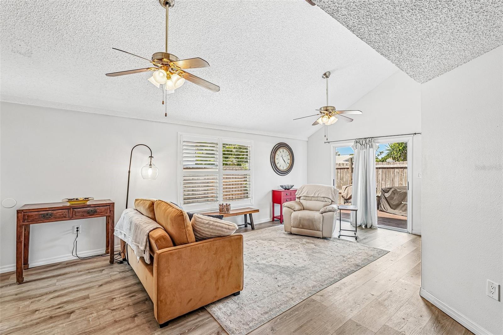 Image 6 of 33 For 5102 Moeller Avenue