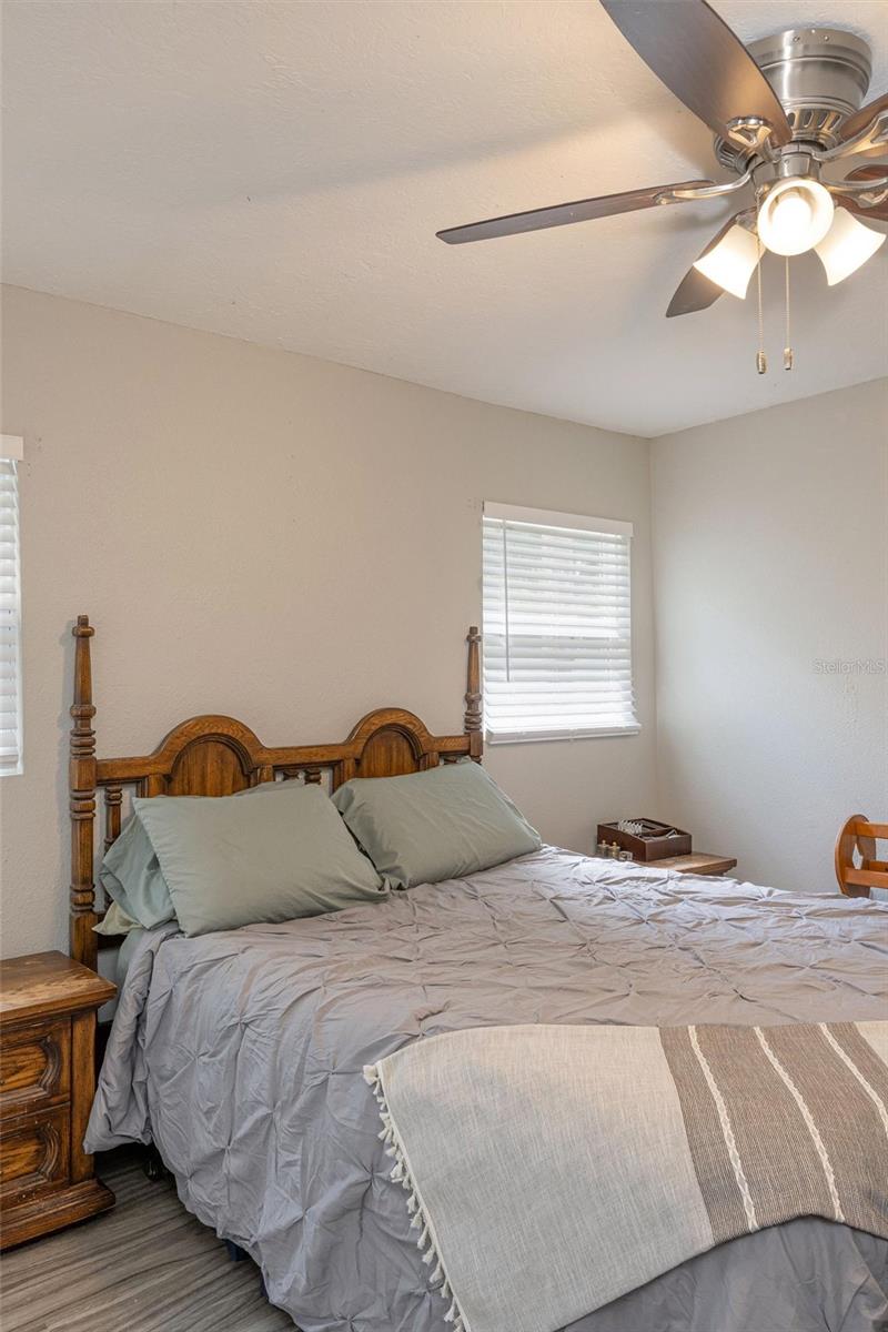 Image 10 of 16 For 1014 27th Avenue W