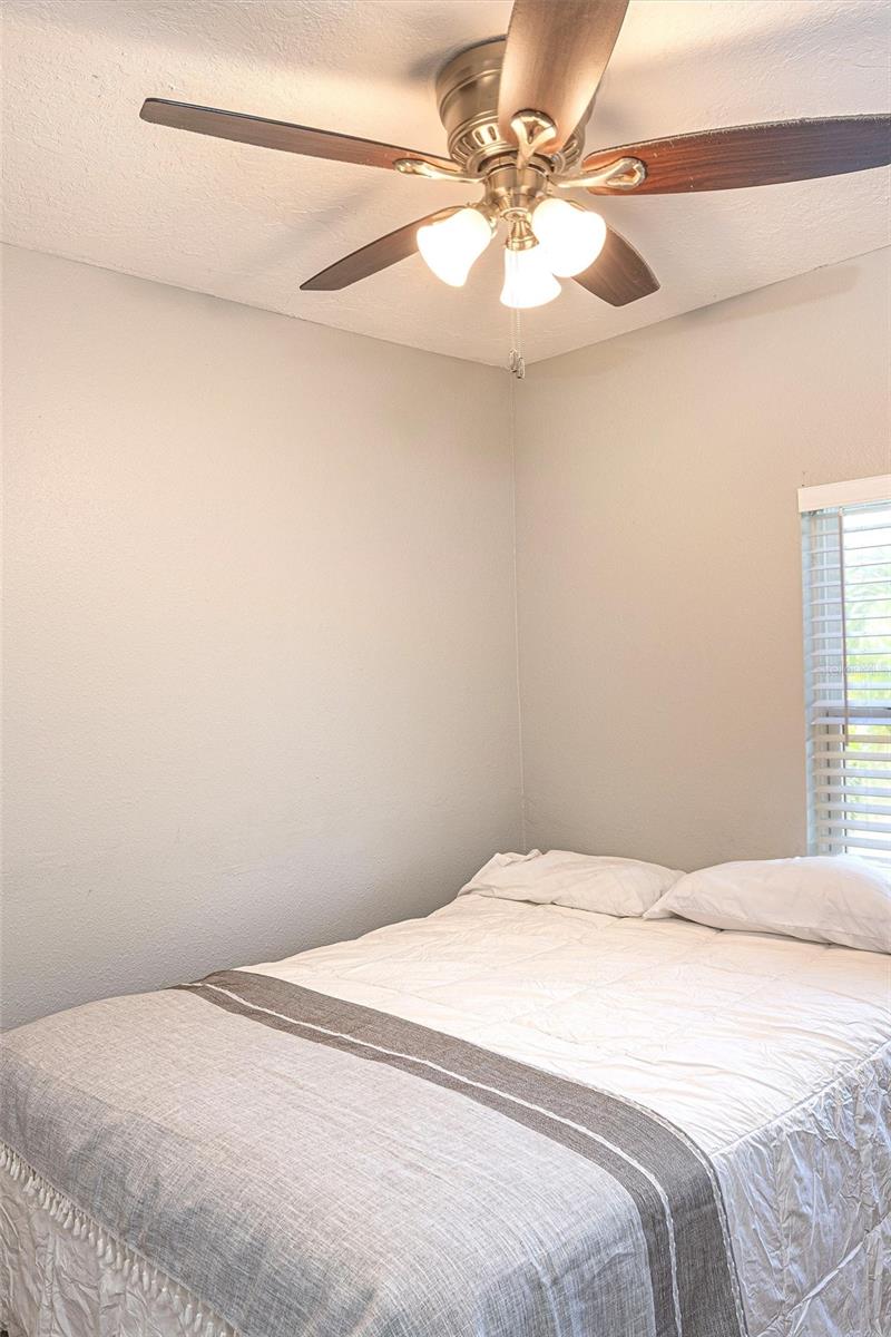Image 11 of 16 For 1014 27th Avenue W