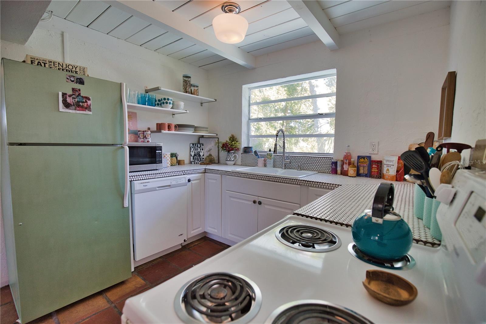 Image 12 of 54 For 650 Edwards Street
