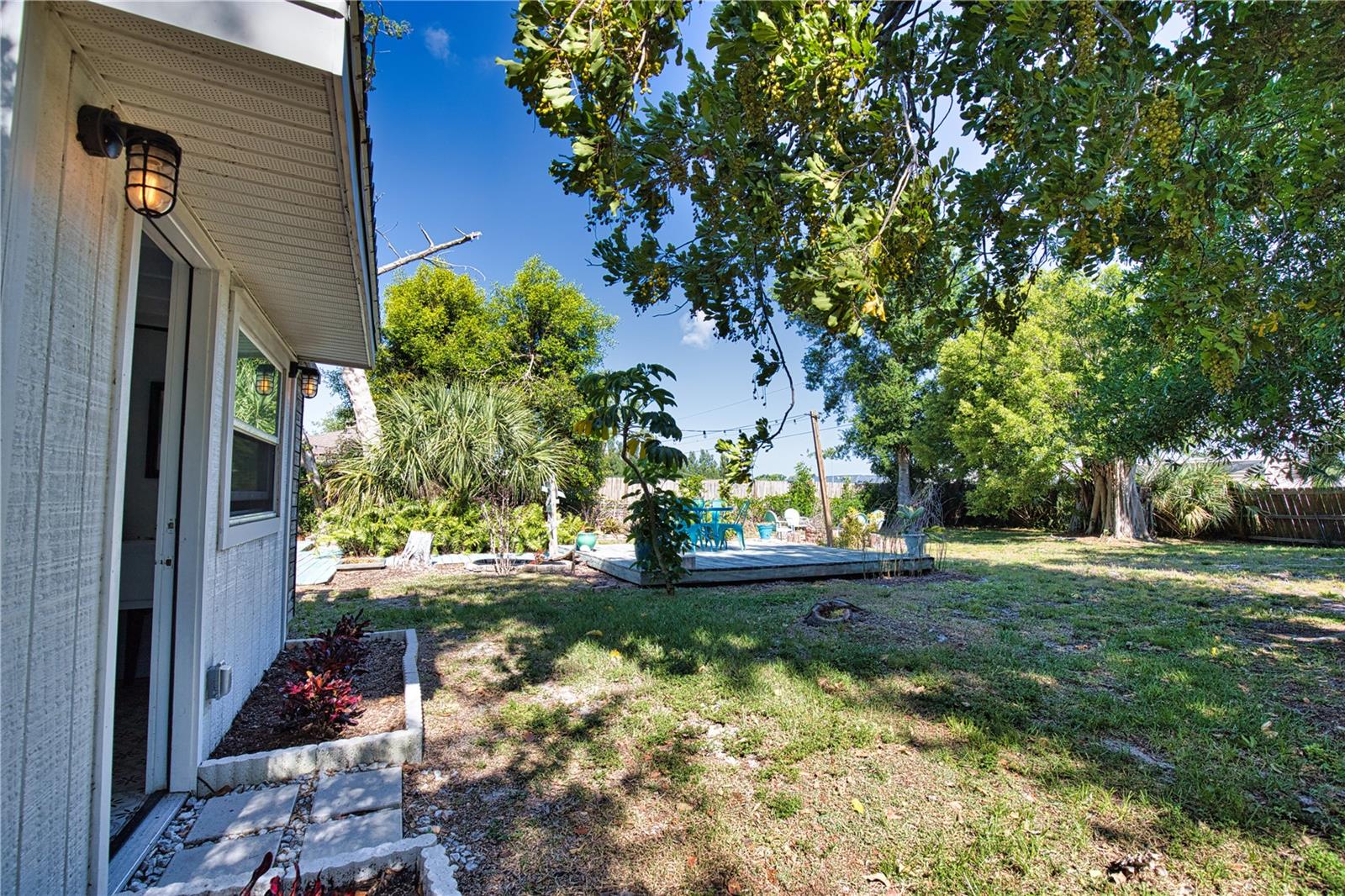Image 39 of 54 For 650 Edwards Street