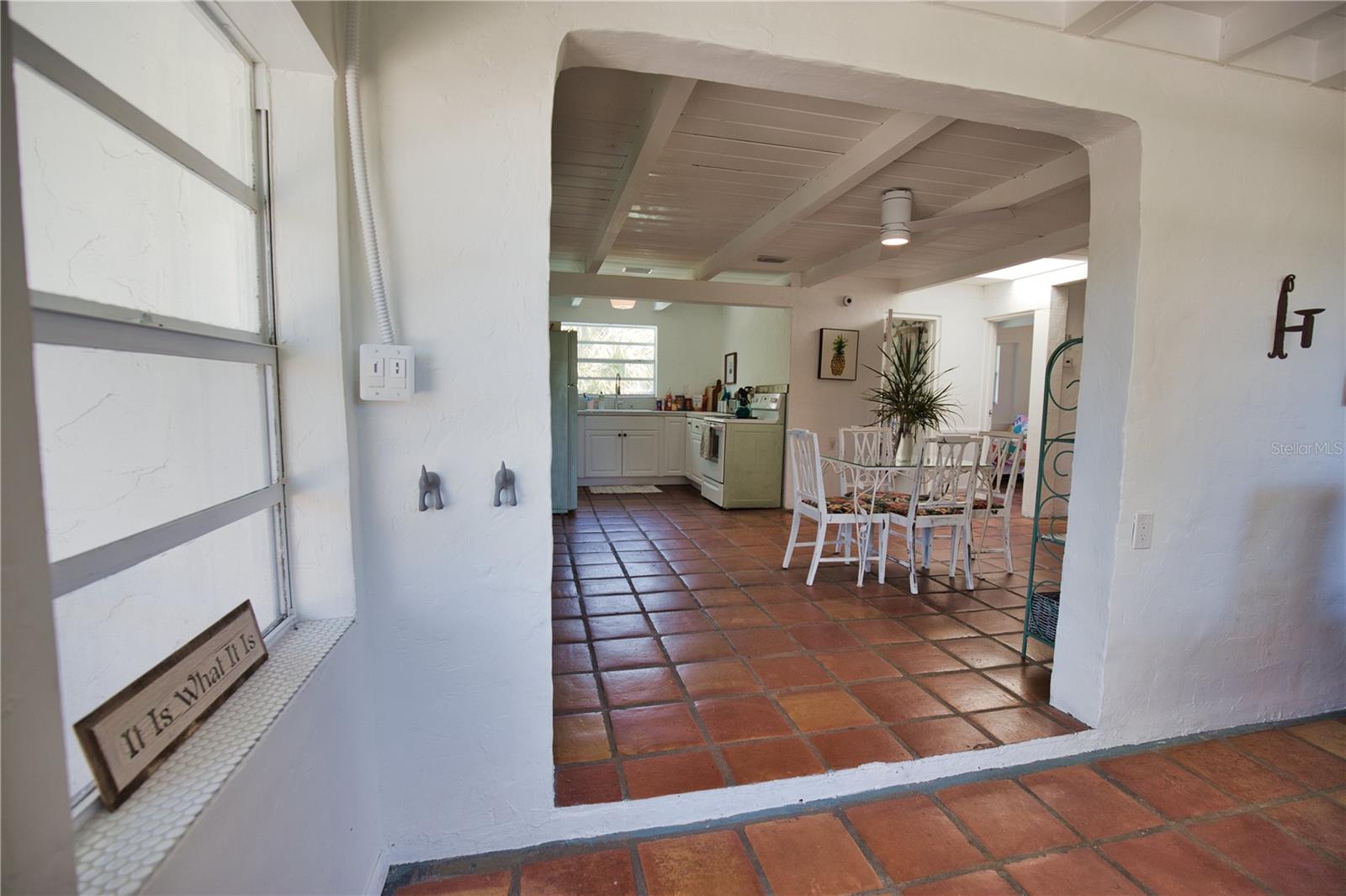 Image 6 of 54 For 650 Edwards Street