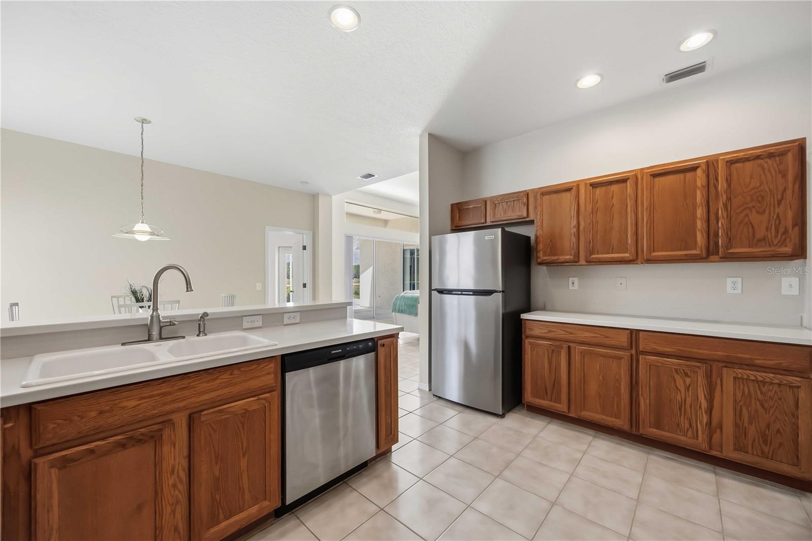 Image 22 of 64 For 7740 Castleisland Drive