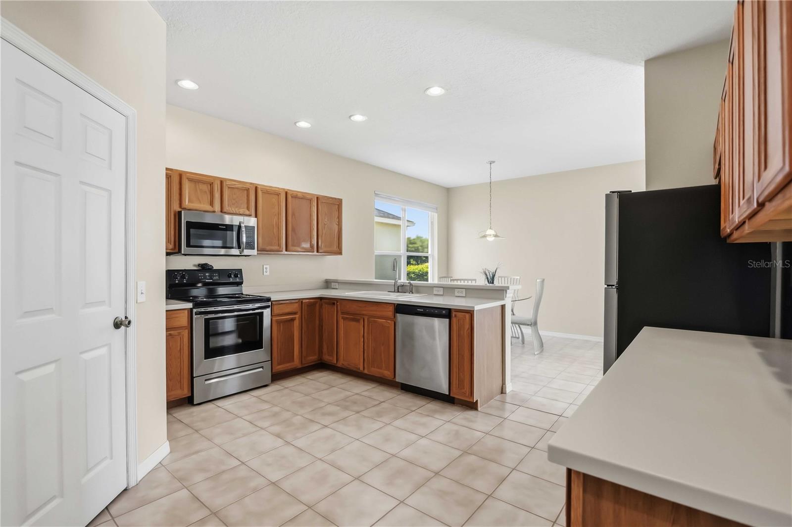 Image 23 of 64 For 7740 Castleisland Drive