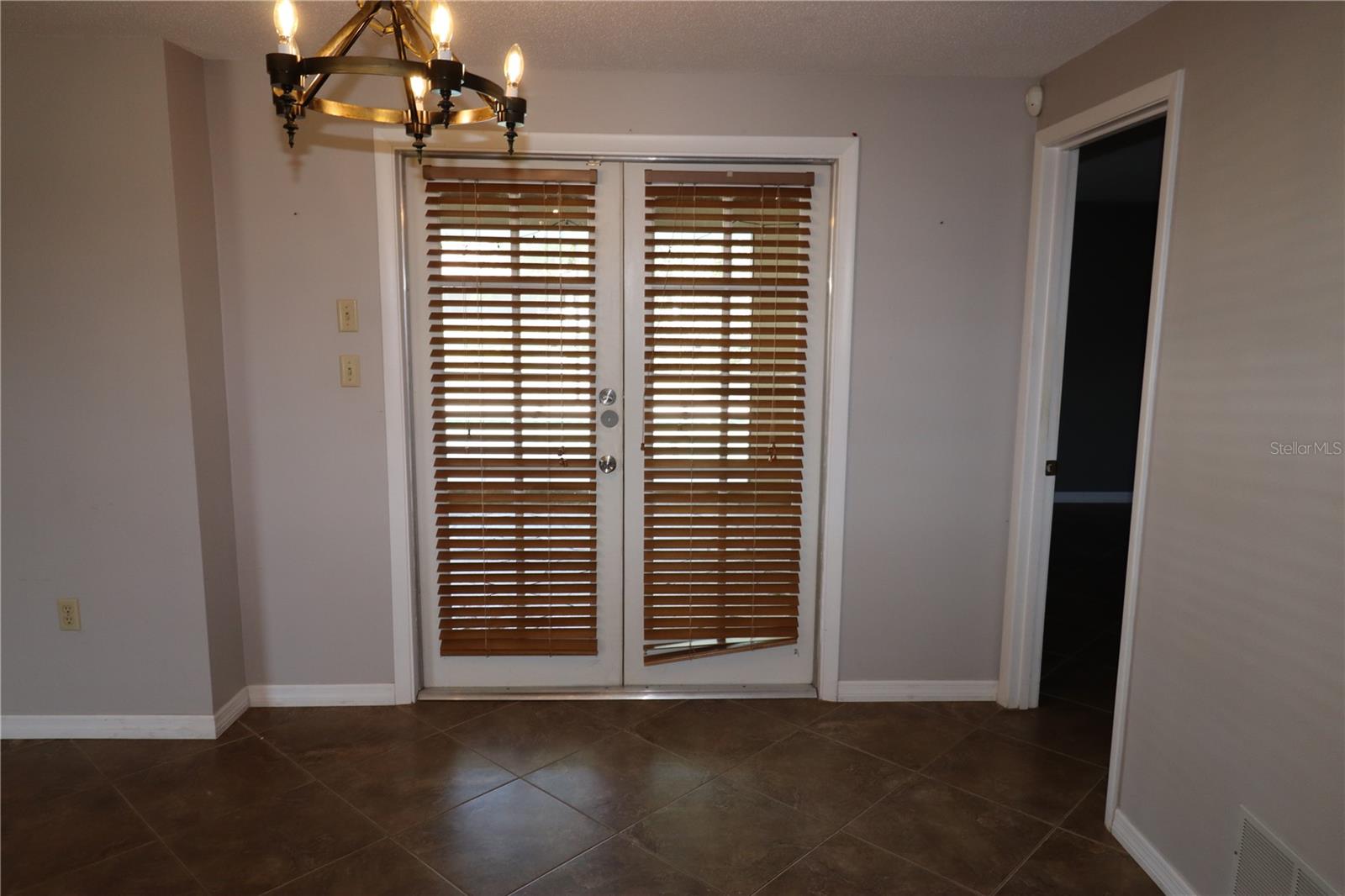Image 7 of 16 For 5182 Wilton Court