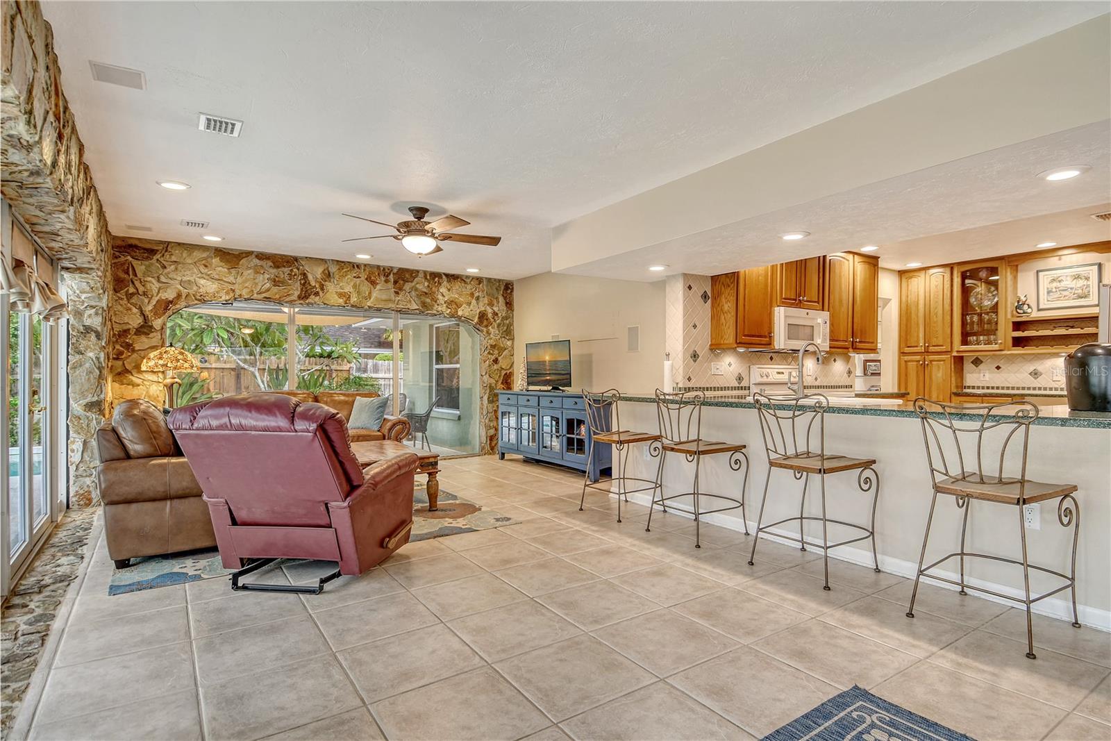 Image 12 of 47 For 6303 3rd Avenue Nw