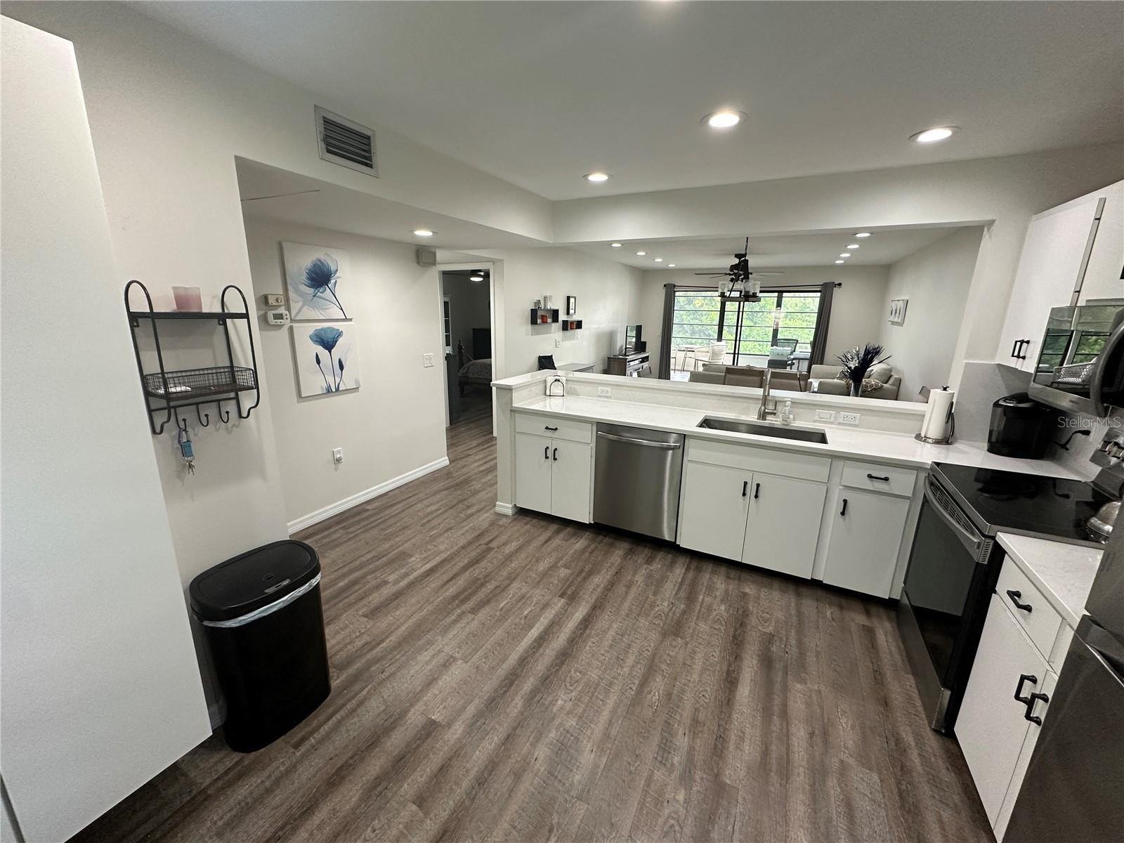 Image 5 of 27 For 619 Spring Lakes Boulevard