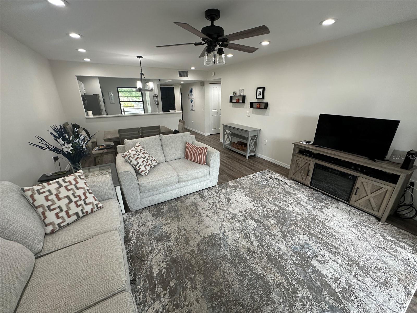 Image 8 of 27 For 619 Spring Lakes Boulevard
