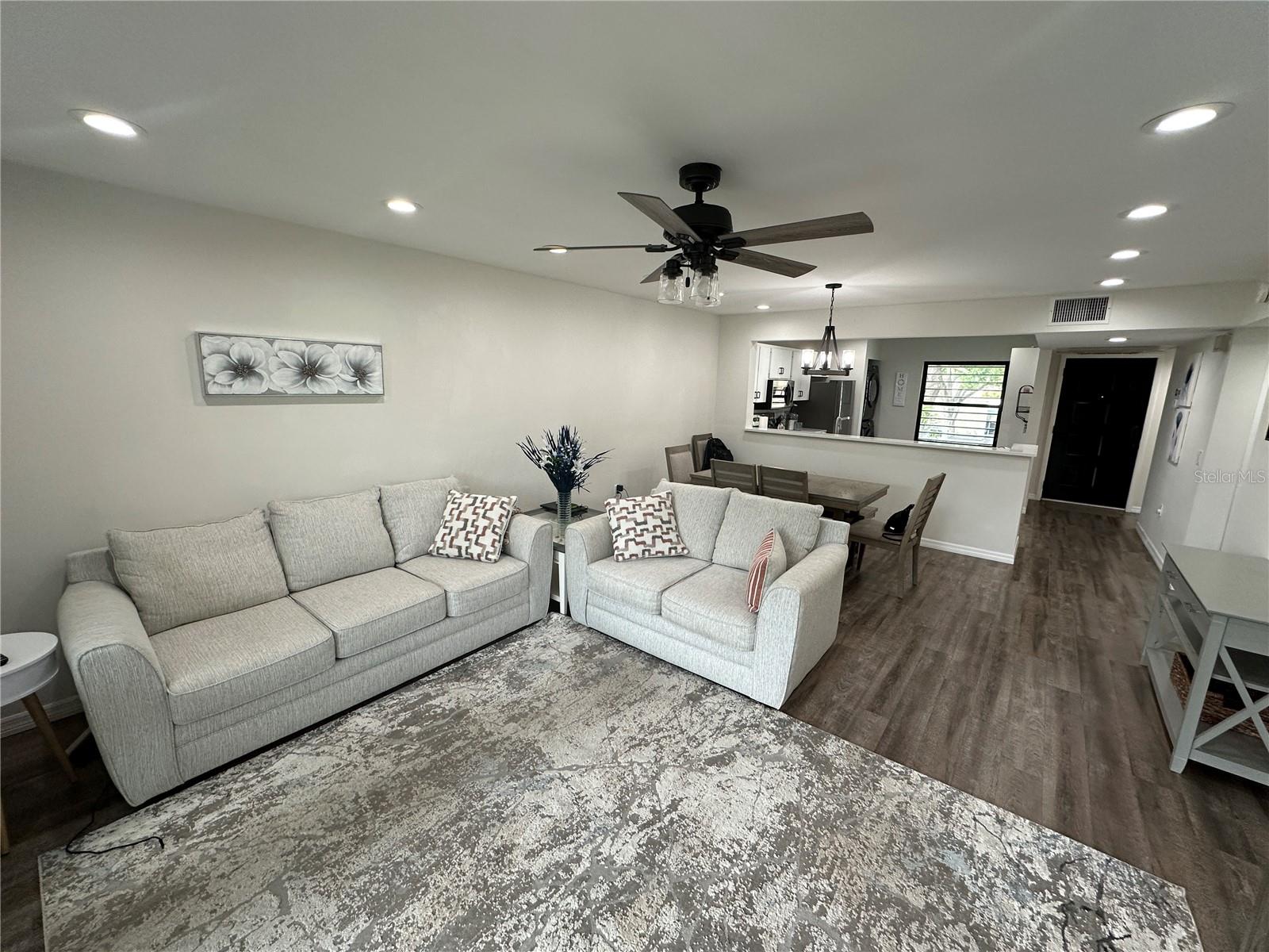 Image 9 of 27 For 619 Spring Lakes Boulevard