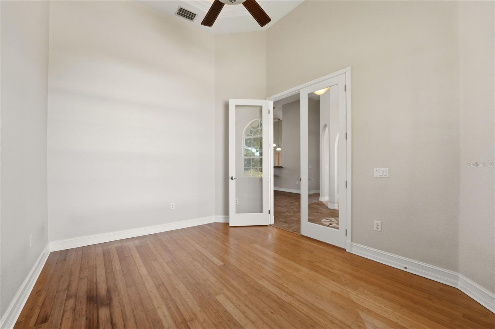 Image 14 of 49 For 7884 Sunny Oaks Drive