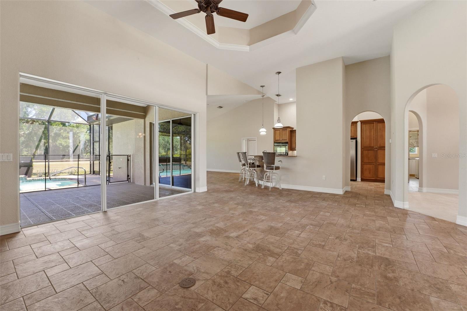Image 18 of 49 For 7884 Sunny Oaks Drive
