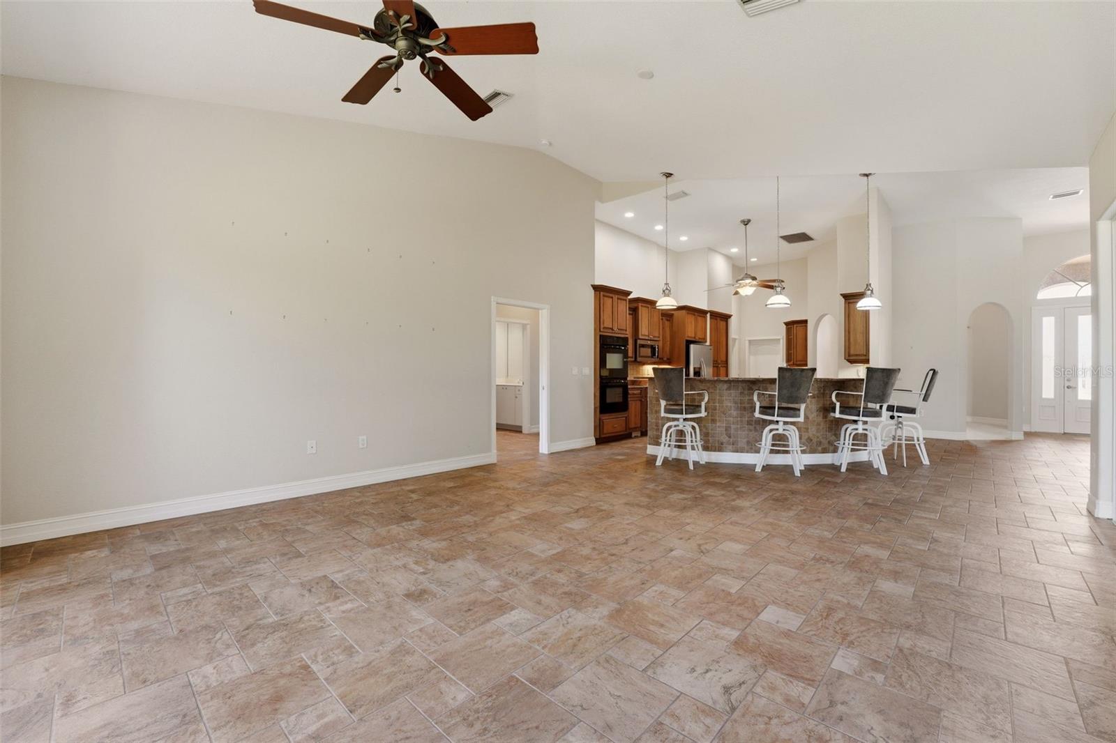 Image 20 of 49 For 7884 Sunny Oaks Drive