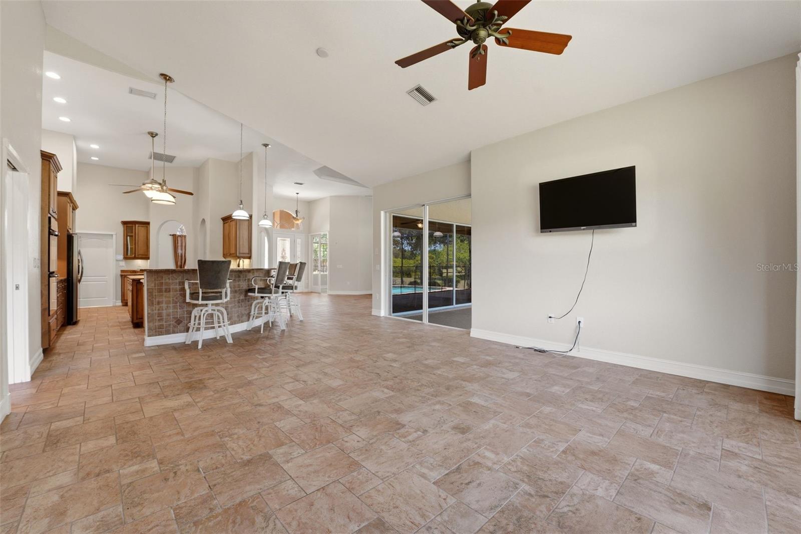 Image 24 of 49 For 7884 Sunny Oaks Drive