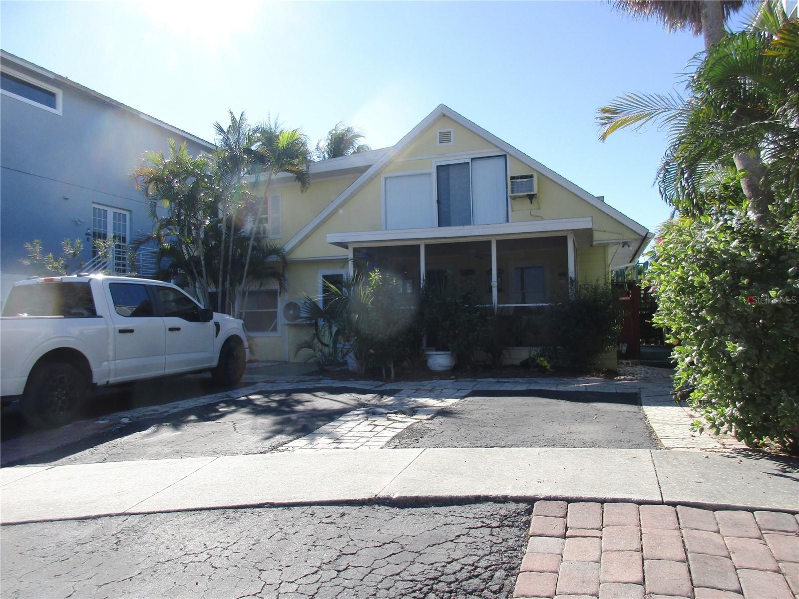 Details for 618 Avenida De Mayo, SARASOTA, FL 34242