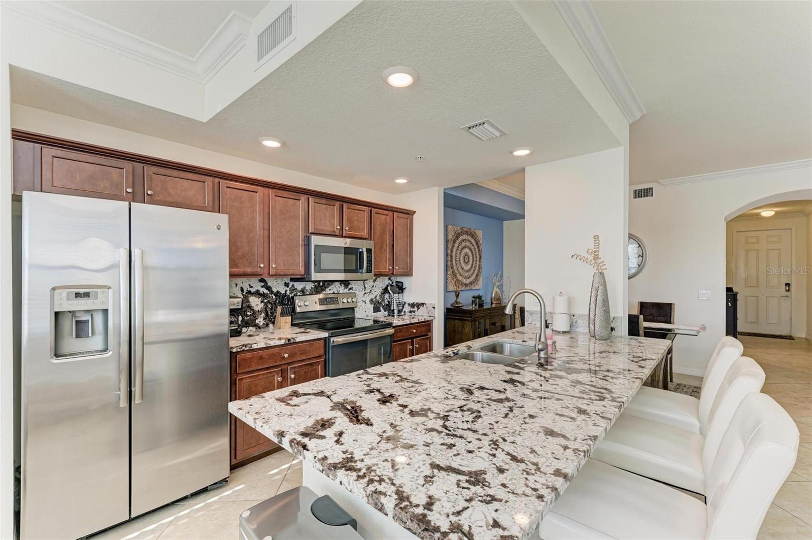 Image 14 of 62 For 16814 Vardon Terrace 103