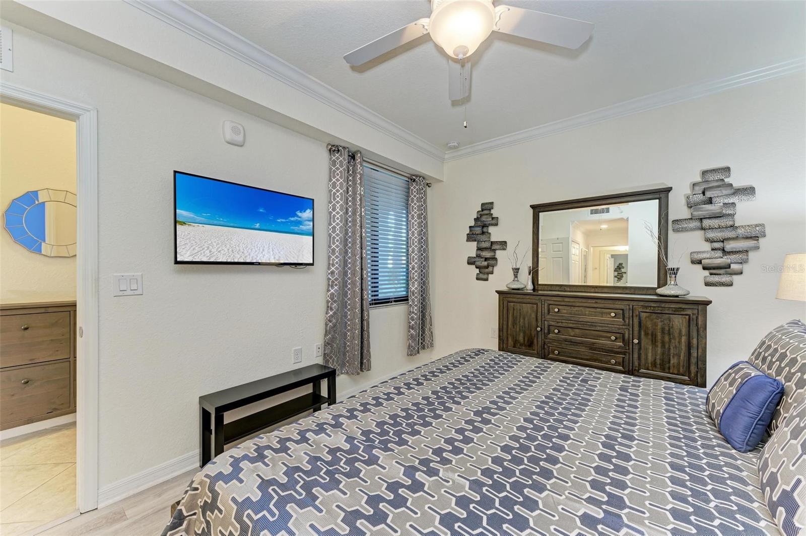 Image 19 of 62 For 16814 Vardon Terrace 103