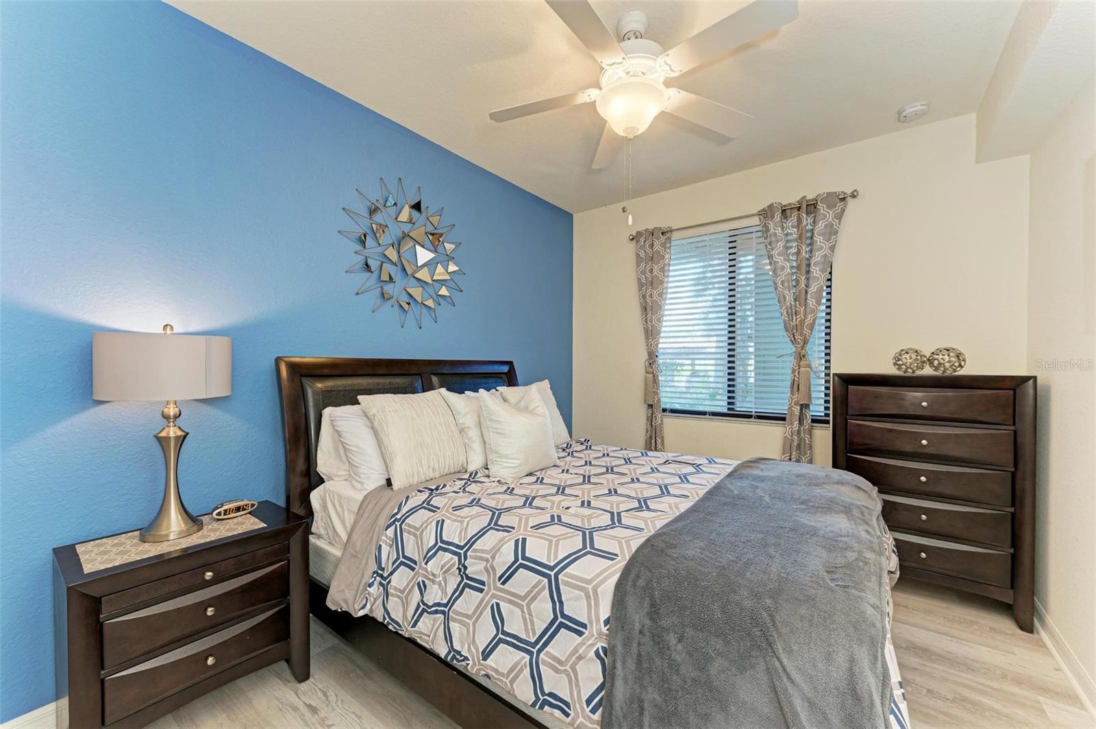 Image 23 of 62 For 16814 Vardon Terrace 103