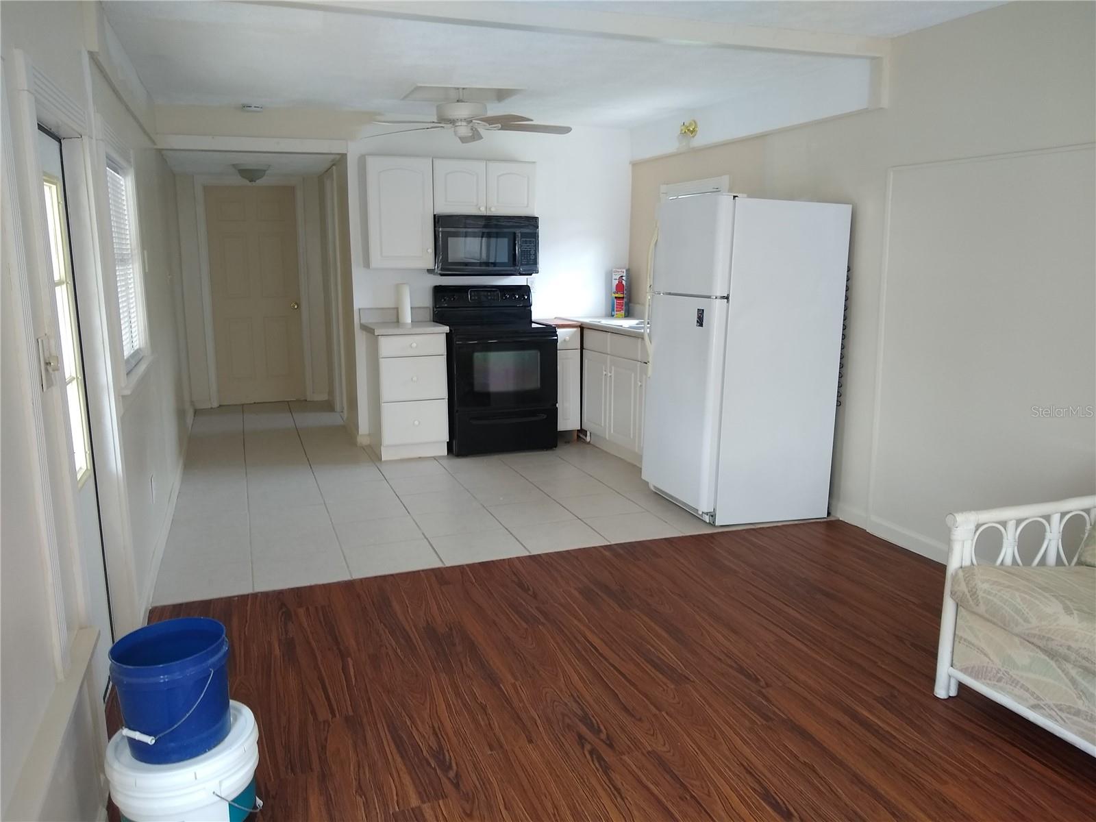 Image 2 of 7 For 205 52nd Avenue Drive W