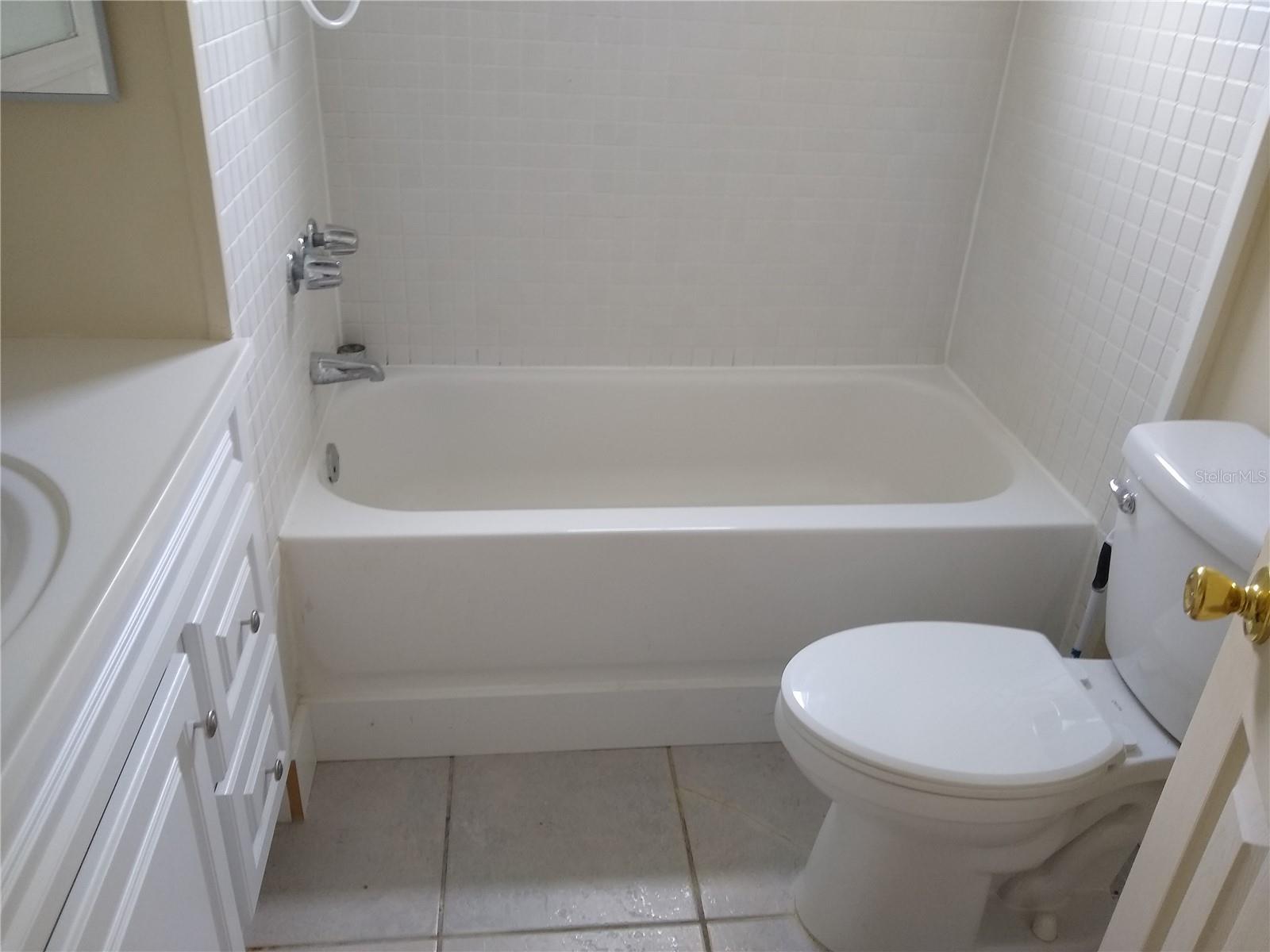 Image 5 of 7 For 205 52nd Avenue Drive W