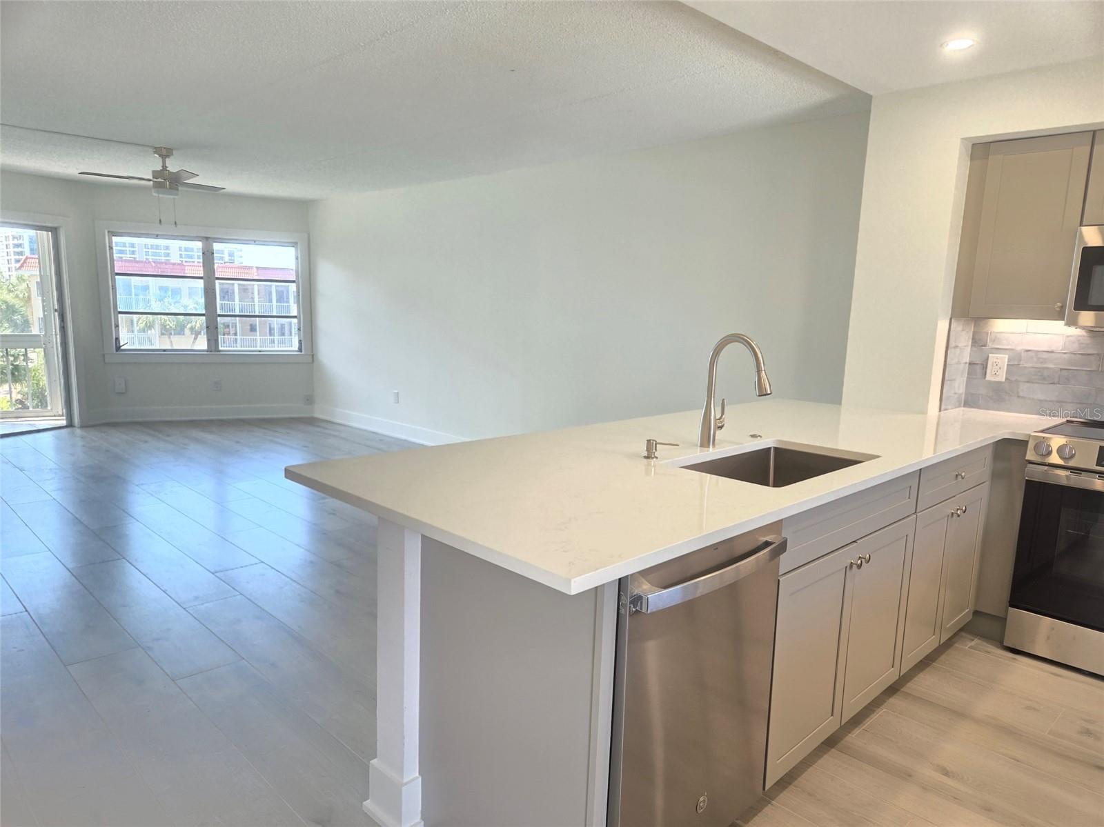 Image 10 of 66 For 1300 Portofino Drive 406