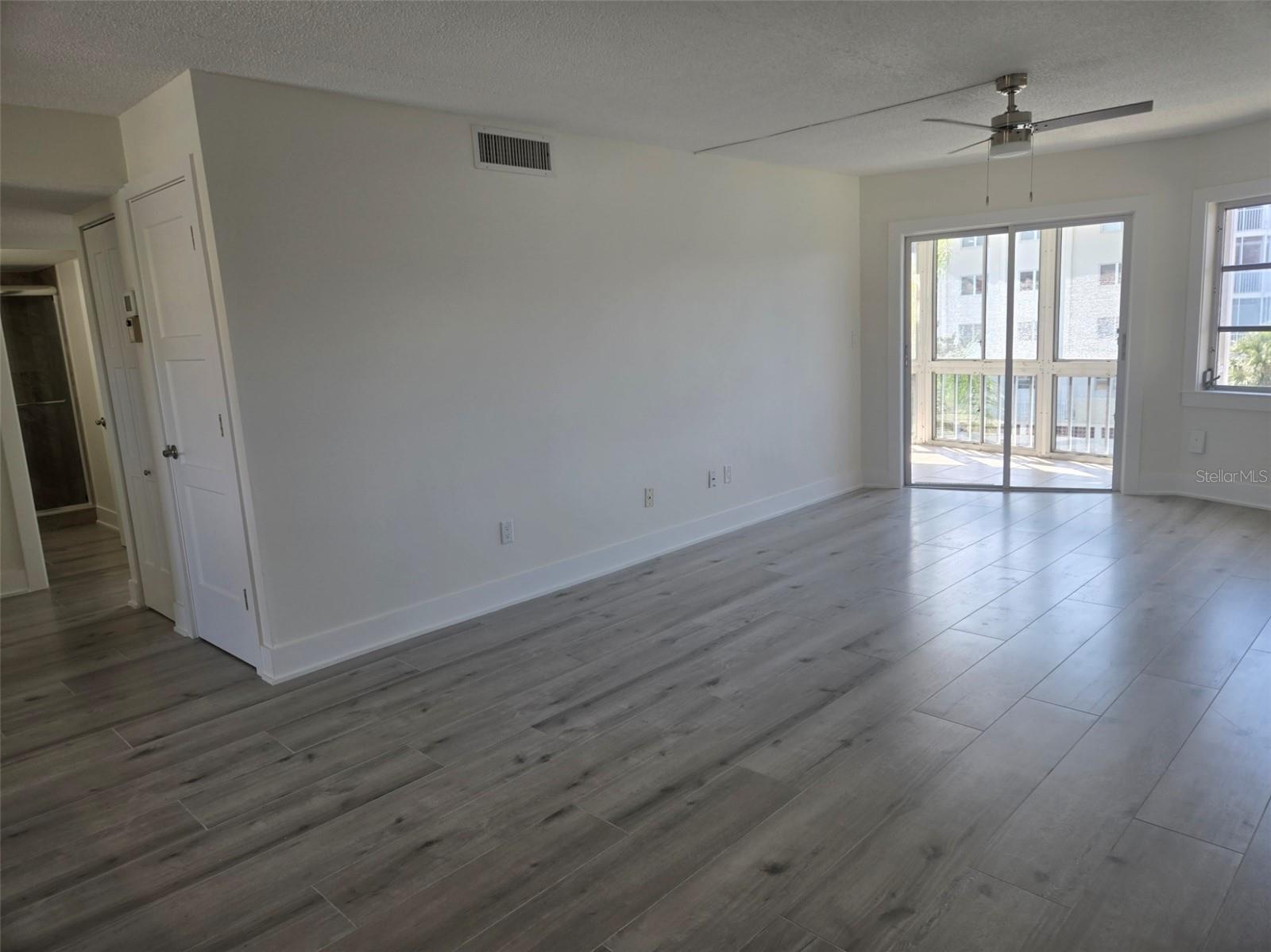 Image 16 of 66 For 1300 Portofino Drive 406