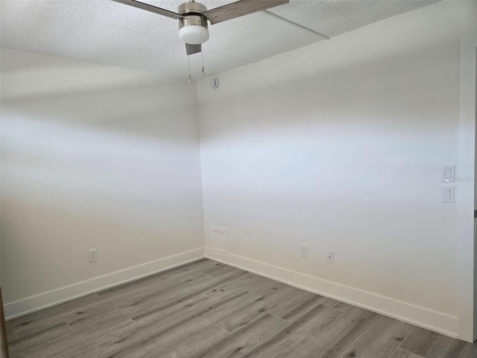 Image 33 of 66 For 1300 Portofino Drive 406