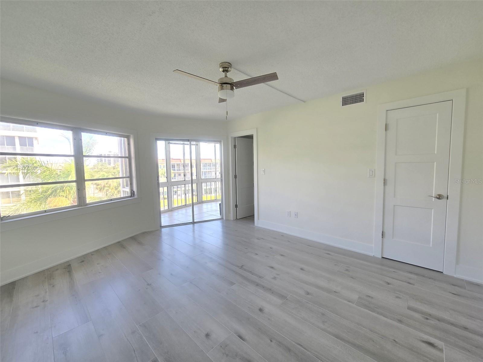 Image 40 of 66 For 1300 Portofino Drive 406