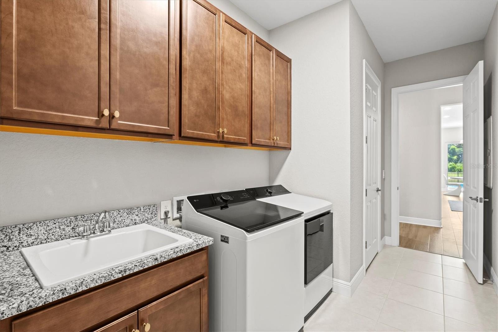 Image 34 of 97 For 1154 Kings Way Drive