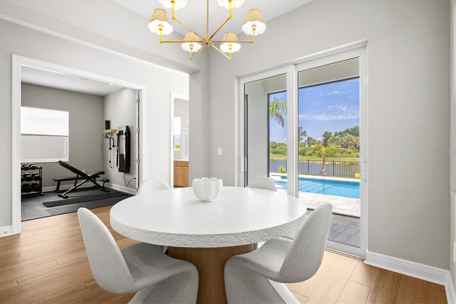 Image 36 of 97 For 1154 Kings Way Drive