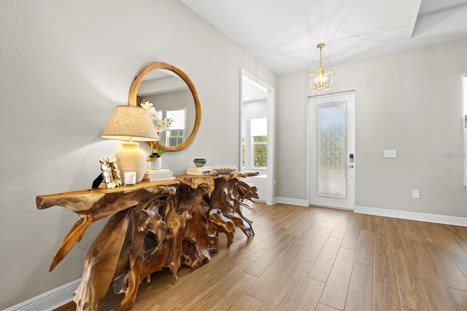 Image 6 of 97 For 1154 Kings Way Drive