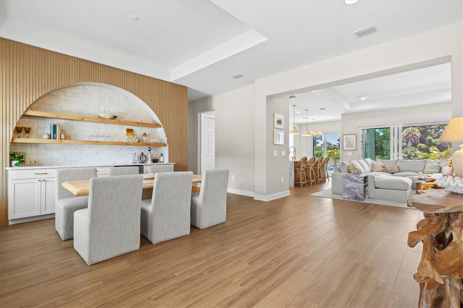 Image 7 of 97 For 1154 Kings Way Drive