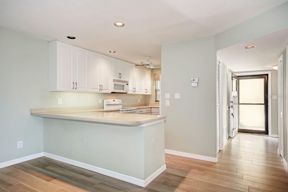 Image 10 of 38 For 4660 Ocean Boulevard G1
