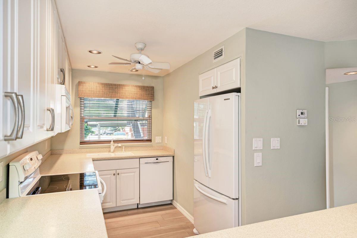 Image 11 of 38 For 4660 Ocean Boulevard G1