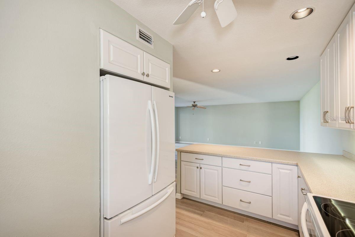 Image 13 of 38 For 4660 Ocean Boulevard G1