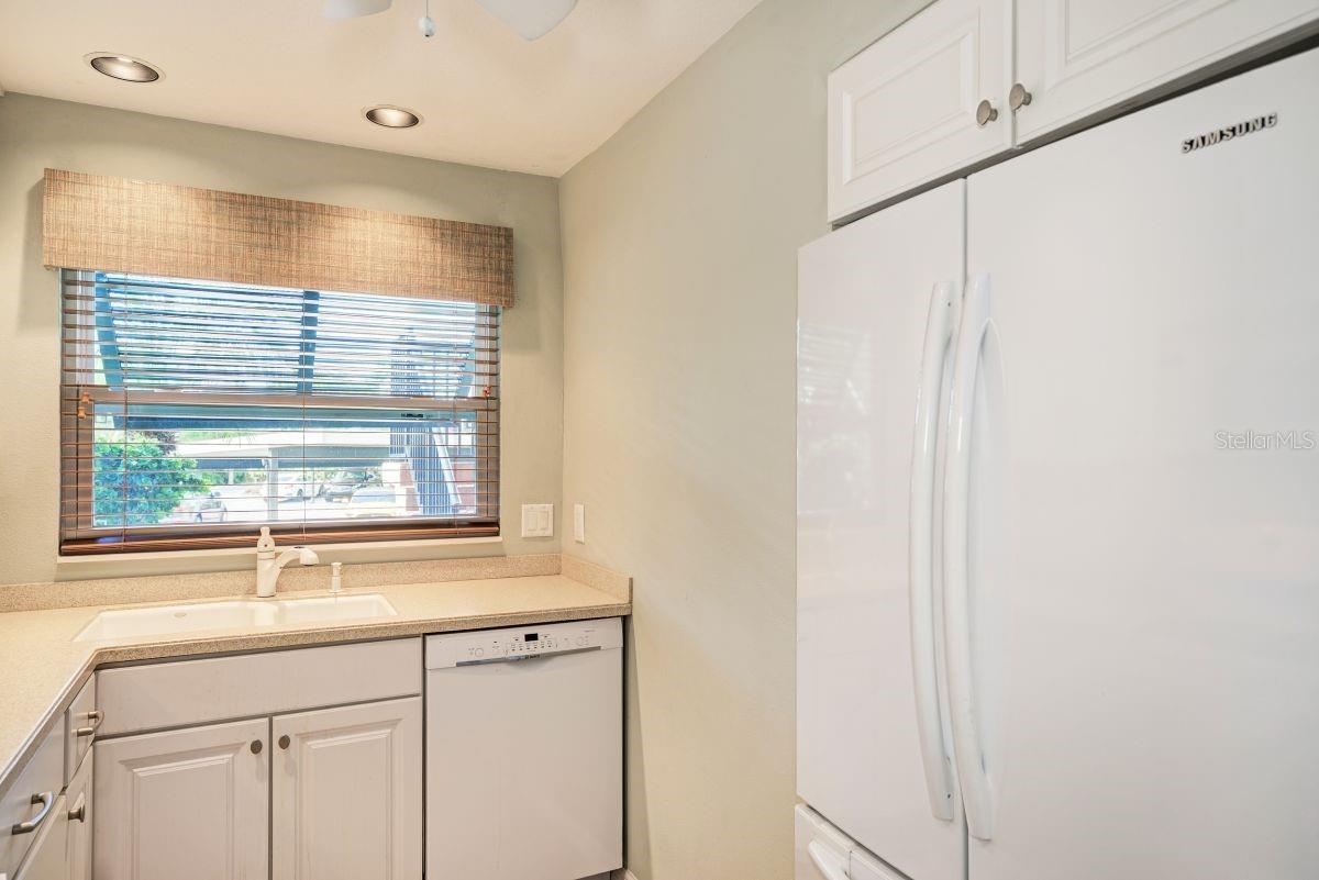 Image 15 of 38 For 4660 Ocean Boulevard G1
