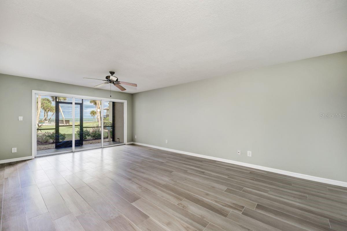 Image 18 of 38 For 4660 Ocean Boulevard G1