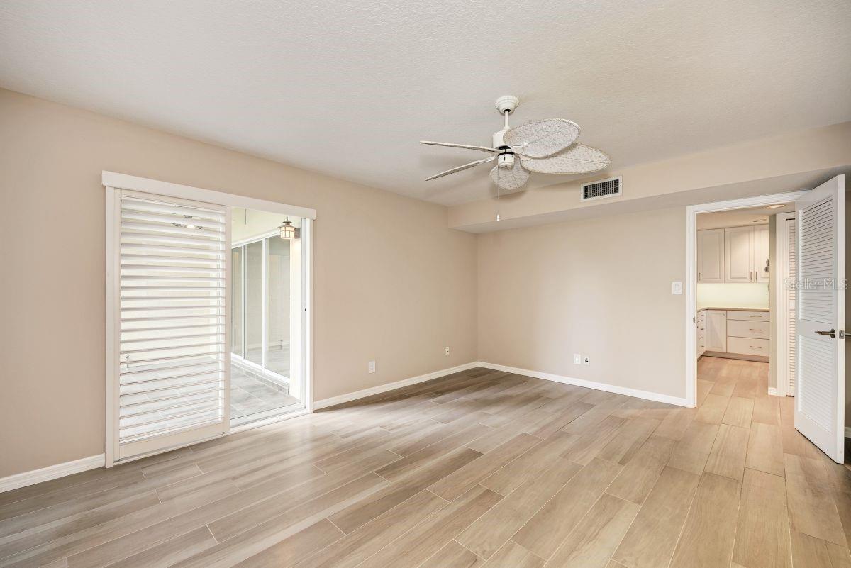 Image 24 of 38 For 4660 Ocean Boulevard G1