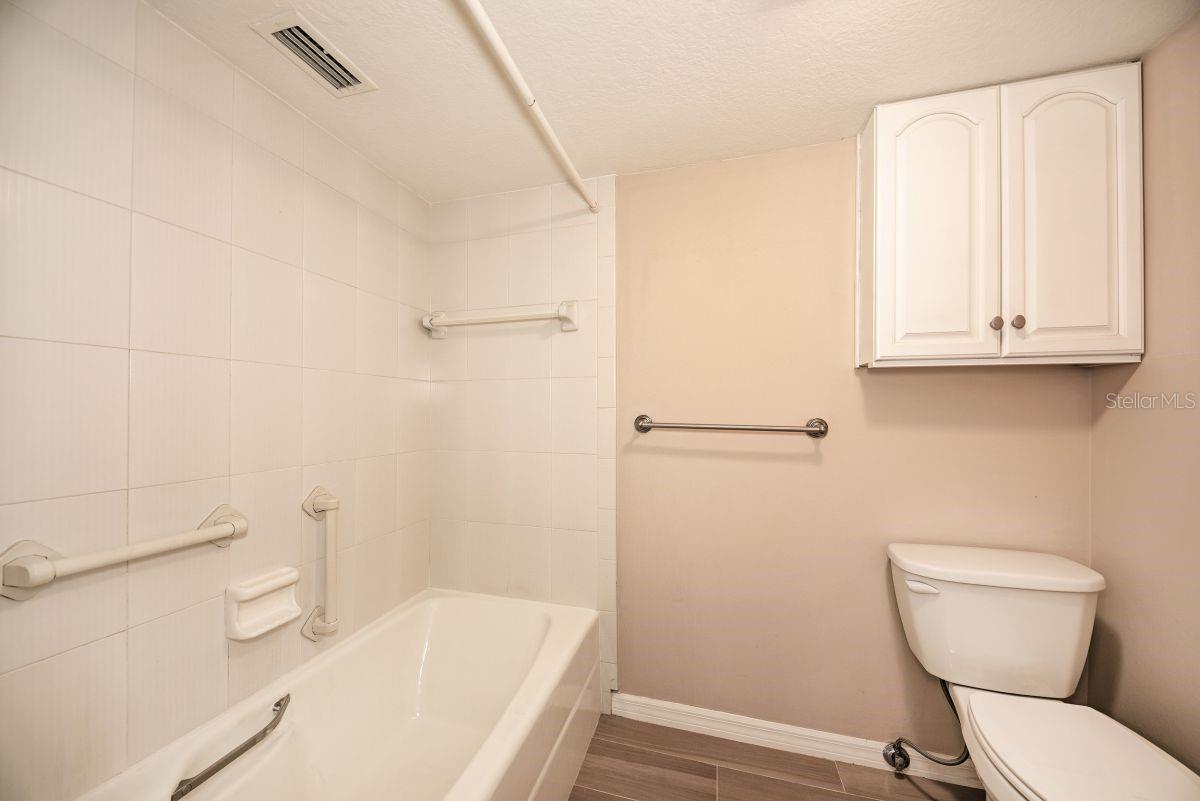 Image 25 of 38 For 4660 Ocean Boulevard G1