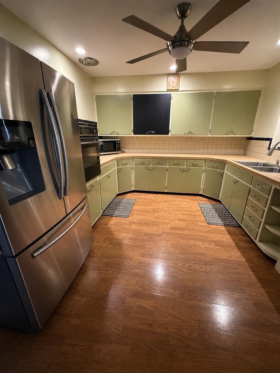 Image 3 of 5 For 304 42nd Street W